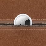 Pack de 4 Apple AirTag. Controla y localiza tus llaves, cartera, equipaje, mochila y mucho más. Configuración sencilla con un solo toque desde tu iPhone o iPad, Bluetooth - Imagen 7