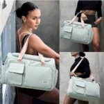 Bolsa de gimnasio pequeña para mujer, bolsa de viaje tipo duffel, bolsa de fin de semana de mano con compartimento para zapatos - Imagen 3